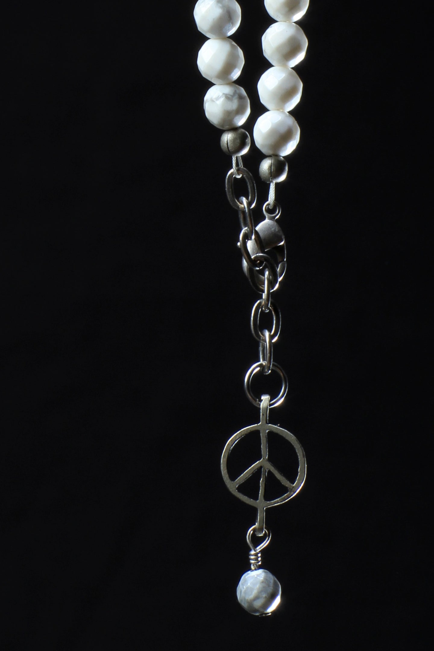 ‘Peace-Pearl’ Healing Stone Bracelet…Howlite Stone…Antique Silver ‘Peace-Pearl’ Drop…